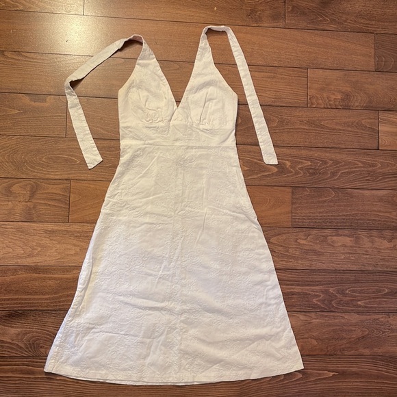 Anthropologie halter dress with all-over embroidery and hidden red embellishment - Picture 3 of 11